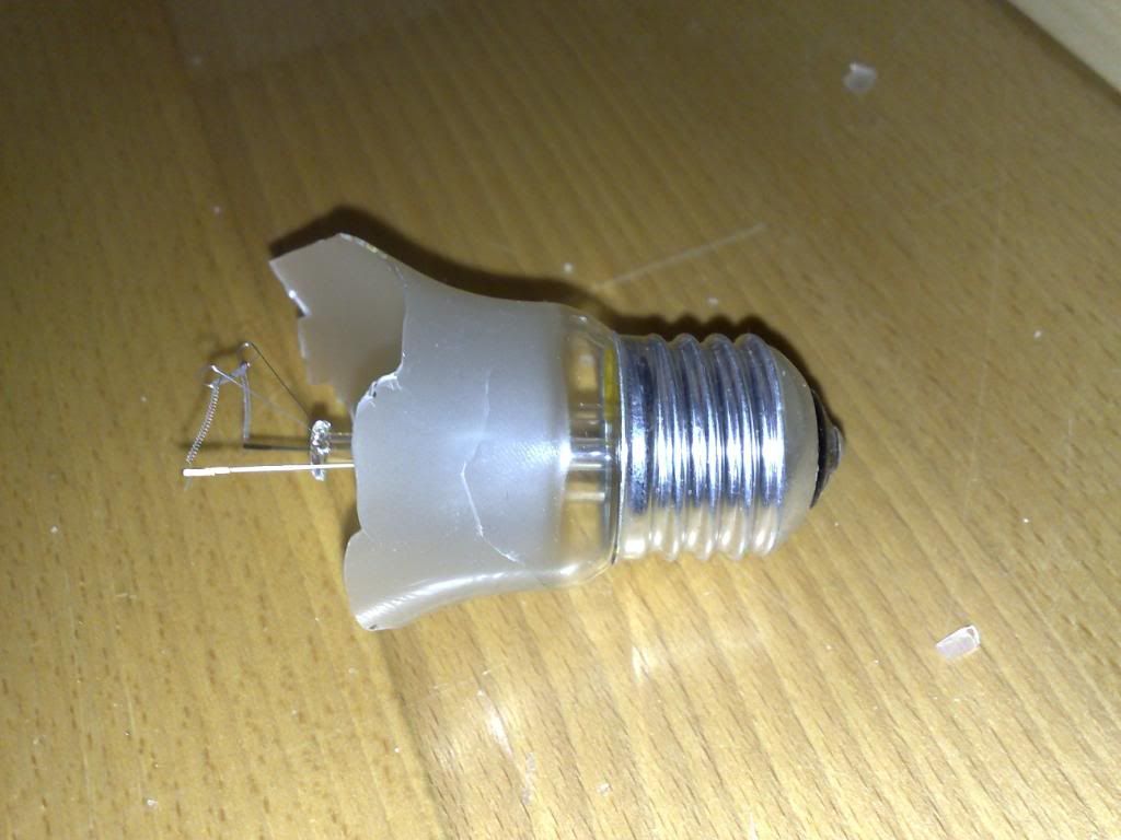 broken light bulb photo: Broken light bulb 29082008bulb.jpg