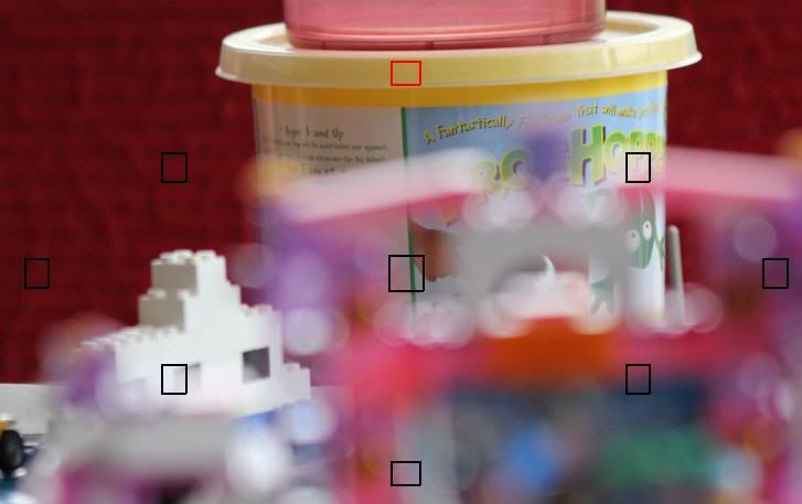 IMAGE: http://i801.photobucket.com/albums/yy298/captivatedbybeauty/technical/AF_Tests/IMG_4417.jpg